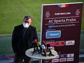 První tisková konference trenéra Sparty Pavla Vrby.