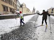 Snení se nevyhnulo ani hlavnímu mstu. Pratí silniái vyslali do ulic...