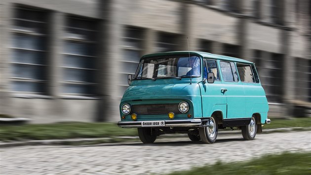 �koda Auto p�edstavila skici ukazuj�c�, jak by mohla vypadat �koda 1203 podle designera Daniela H�jka.