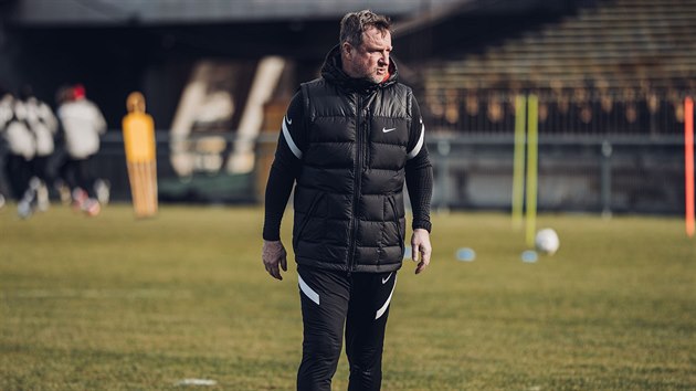 Pavel Vrba vede prvn sparansk trnink.