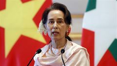 ‚Armáda chce uvrhnout zemi zpět do diktatury, protestujte.‘ Barmská vůdkyně v prohlášení reagovala na převrat