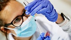 Příprava vakcíny proti covidu. | na serveru Lidovky.cz | aktuální zprávy