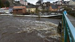 Kvůli oteplení a dešti se zvedly hladiny vodních toků. Na snímku je řeka Teplá... | na serveru Lidovky.cz | aktuální zprávy