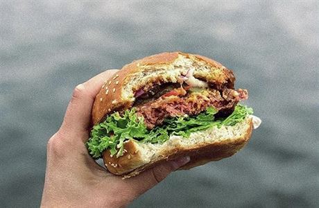 Česká firma přichází s burgerovým plátkem pro vegany, který neobsahuje sóju