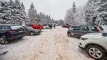 Dopravu a parkovn na erlichu hldala policie.