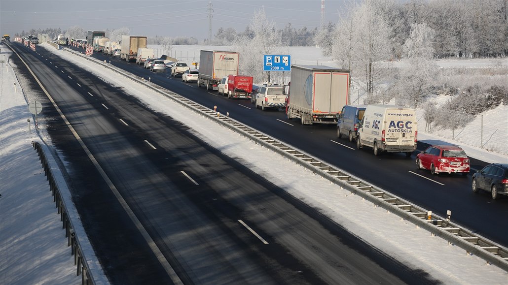 Problém s dálniními známkami by sem ml eit.