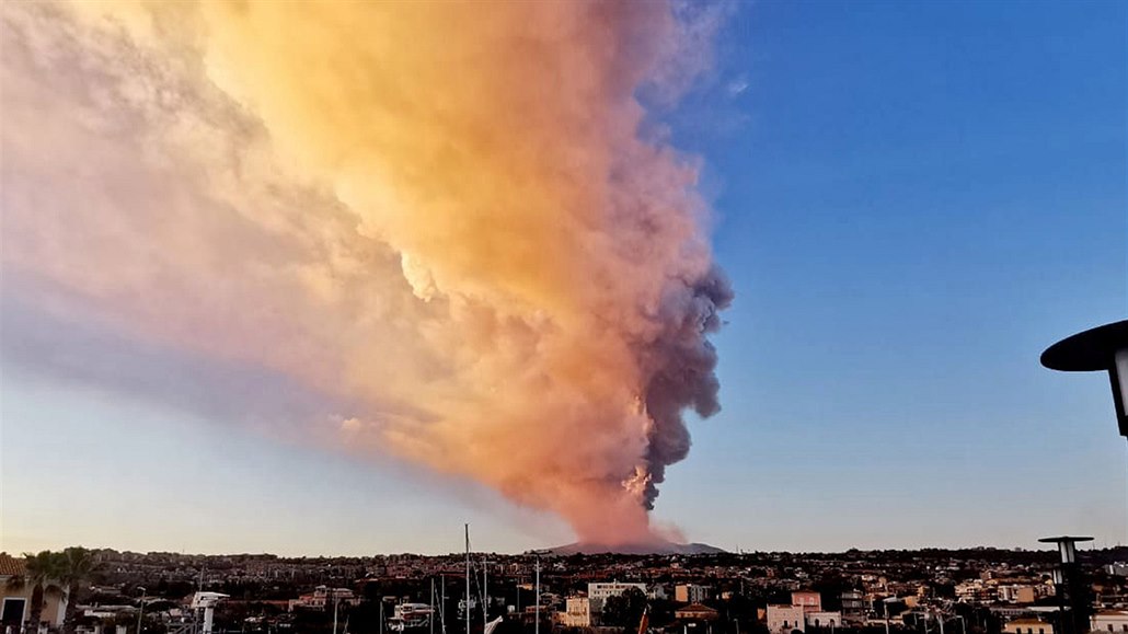 Etna je nejaktivnjí evropskou sopkou.