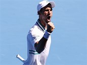 Novak Djokovi se raduje z postupu do tetího kola na Australian Open.