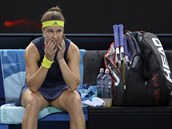 Karolína Muchová vstebává postup do tvrtfinále Australian Open.