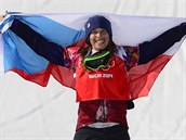 Eva Samková s eskou vlajkou.