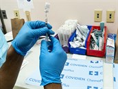 Píprava vakcíny na covid Pfizer/BioNTech