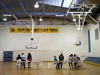 Okovn v Izraeli probh napklad i ve sportovn hale.