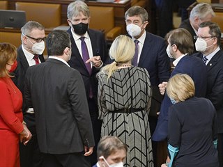 Premir Andrej Babi debatuje s poslanci SSD 18. nora 2021 v Praze na schzi...