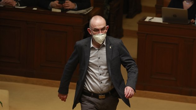 Ministr zdravotnictví Jan Blatný ve Snmovn.