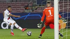 Kylian Mbappé v této anci Ter Stegena neprostelil.