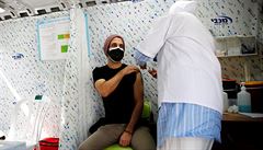 Přátelské gesto. Izrael poskytne Palestincům 1,2 milionu očkovacích dávek proti covidu-19
