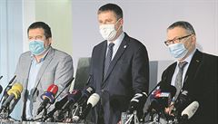 Ministři za ČSSD, zleva ministr vnitra Jan Hamáček, ministr zahraničí Tomáš...
