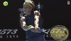 Karolína Muchová bhem utkání s Bradyovou.