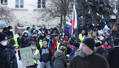 V Praze pochoduj kvli nesouhlasu s restrikcemi zhruba ti stovky lid v rmci Valentnskho pochodu