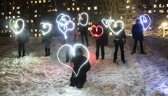 Lidé po celém Rusku rozsvěcejí na Valentýna světla na znamení protestů. Nelíbí se jim tvrdé potlačení demonstrací