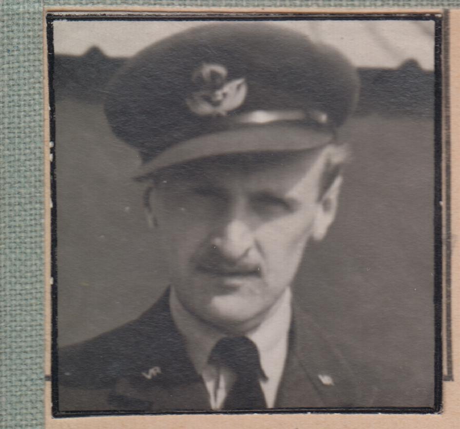 Adolf Zelený jako p�íslu�ník �s. letectva v rámci RAF v letech 2. sv�tové války