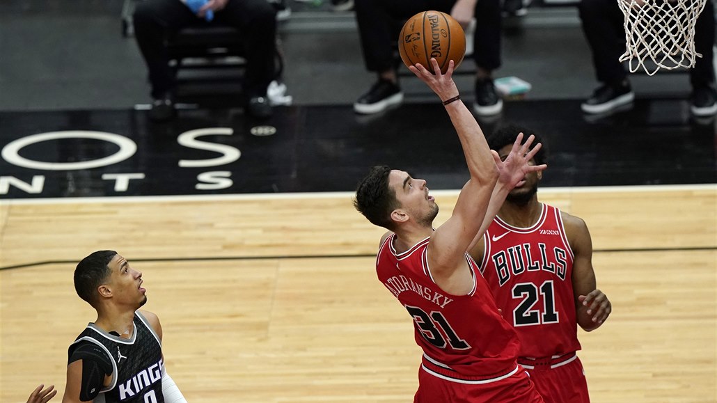 Tomá Satoranský z Chicago Bulls v zápase proti týmu Sacramento Kings.