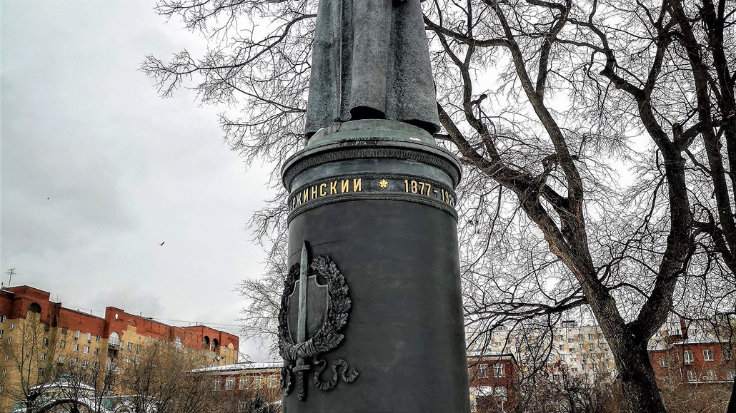 Socha Felixe Dzeržinského v moskevském parku.