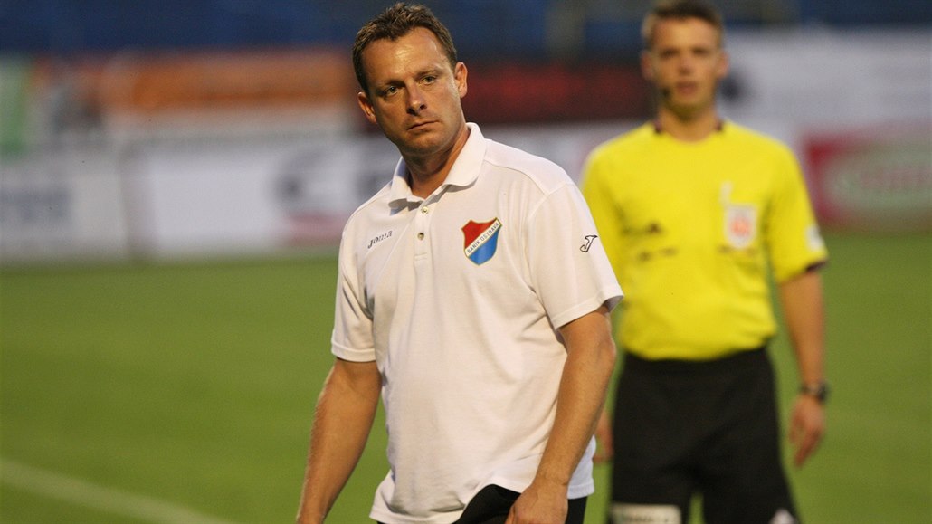 Martin Svědík v roli trenéra Baníku Ostrava.