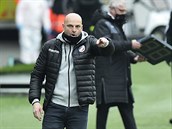 Trenér Plzn� Adrián Gu�a.