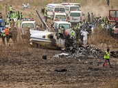 Pád malého dopravního letadla nigerijských vzduných sil pipravil o ivot...