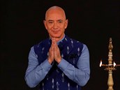 Zakladatel Amazonu Jeff Bezos na návtv Indie.