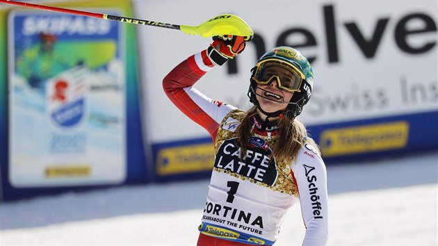 Mistryní svta ve slalomu je Rakuanka Katharina Liensbergerová.