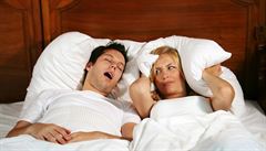 Manželská postel vadí spánku, varují vědci
