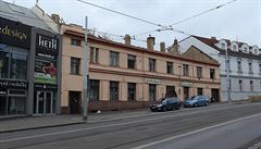 Bouraný objekt n�kdej�í pra�ské restaurace Na Vlachovce.