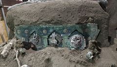 Mimodn objev v Pompejch. Archeologov nali dochovan kor, kter byl pouvn jen k obadm
