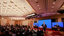 f nsk diplomacie Wang I na online tiskov konferenci.