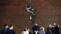 Mstsk rada v Readingu vyjdila poten nad tm, e se Banksy zjevn zapojil...