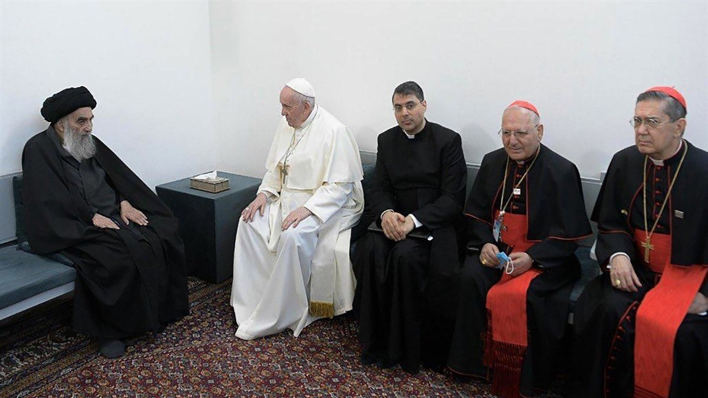 Setkání papee s íitským duchovním Alím Sistáním.