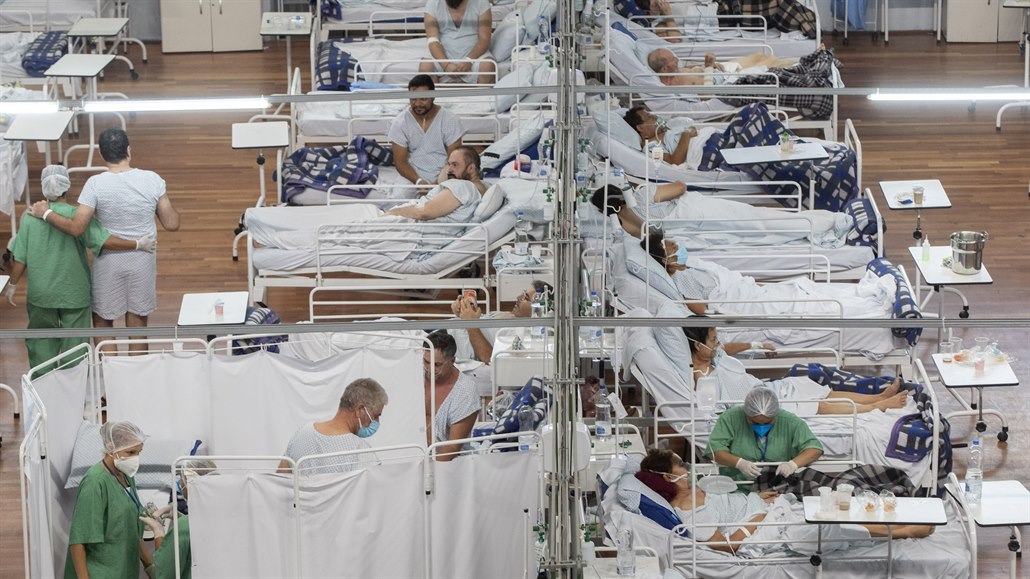 Polní nemocnice pro pacienty s covidem v brazilském Sao Paulu.