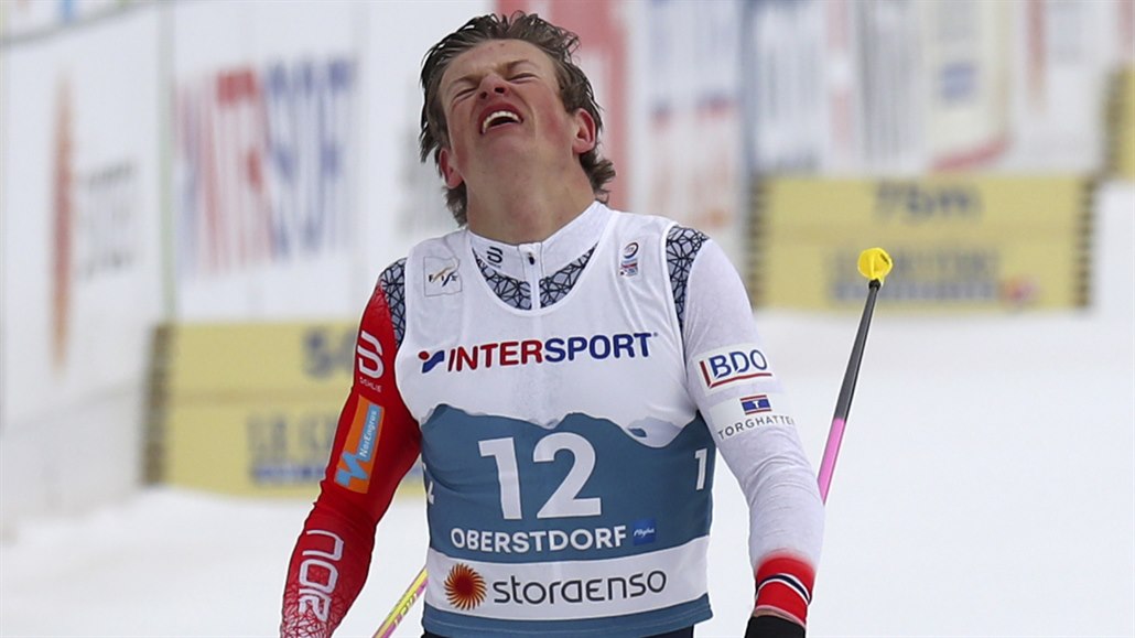 Norský lyžař Johannes Hösflot Klaebo byl po vítězství v běhu na 50 km klasicky...