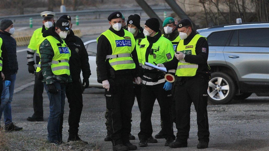 Policie demonstranty na akce v Praze pustit nechce, podle ministra vnitra Jana...