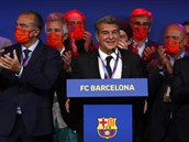 Joan Laporta slaví vítzství ve volbách do ela FC Barcelona