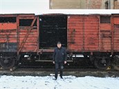 Ped synagogou v Krnov stojí elezniní vagón jako vzpomínka na deportované...