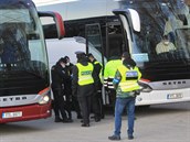 Odjezd úastník na protivládní demonstraci do Prahy, kterou organizuje...