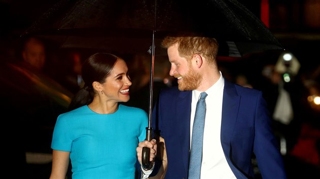 Prince Harry a jeho �ena Meghan Markleov� v Lond�n�.