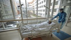 Karlovarský kraj připravuje transport pacientů do Německa, nutně potřebuje uvolnit lůžka