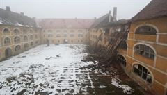 Ve vnitním prostranství Dráanských (ikových) kasáren se bhem druhé...