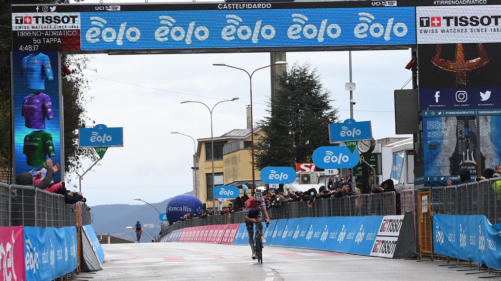 Mathieu Van Der Poel opanoval pátou etapu závodu Tirreno Adriatico.