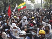 Demonstrace v barmské Mandalaji, sobota 13. bezna.