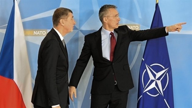 A se mohou radit. Generální tajemník NATO Jens Stoltenberg by uvítal, kdyby...